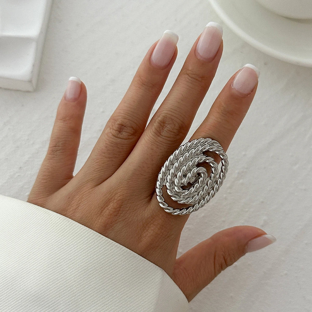 Ingemark Unique Exaggerated Large Petal Flower Rings for Women
